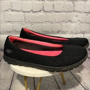 Skechers Women's Black and Pink Loafers 5.5 NWOT